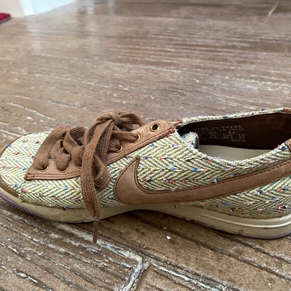 Nike Dunk Low sneaker with a Harris Tweed wool upper. Brown w/color specks SZ 6 - Picture 1 of 4